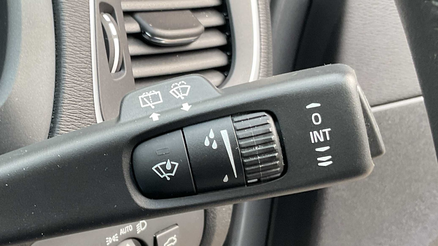 Used Volvo V40 2019 for sale - 76015858: Photo 21