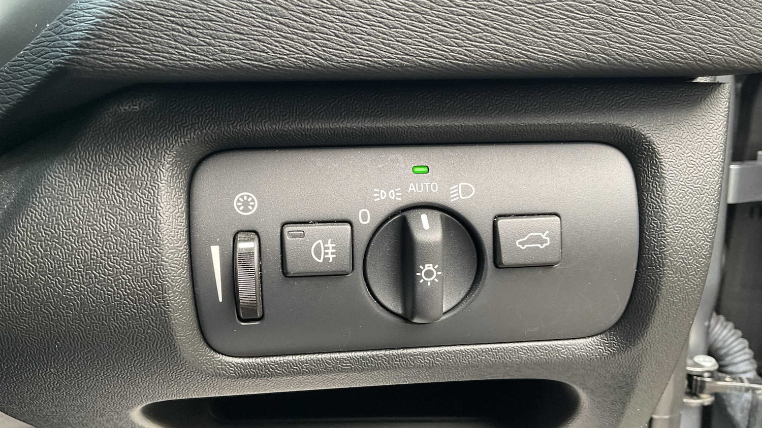 Used Volvo V40 2019 for sale - 76015858: Photo 22