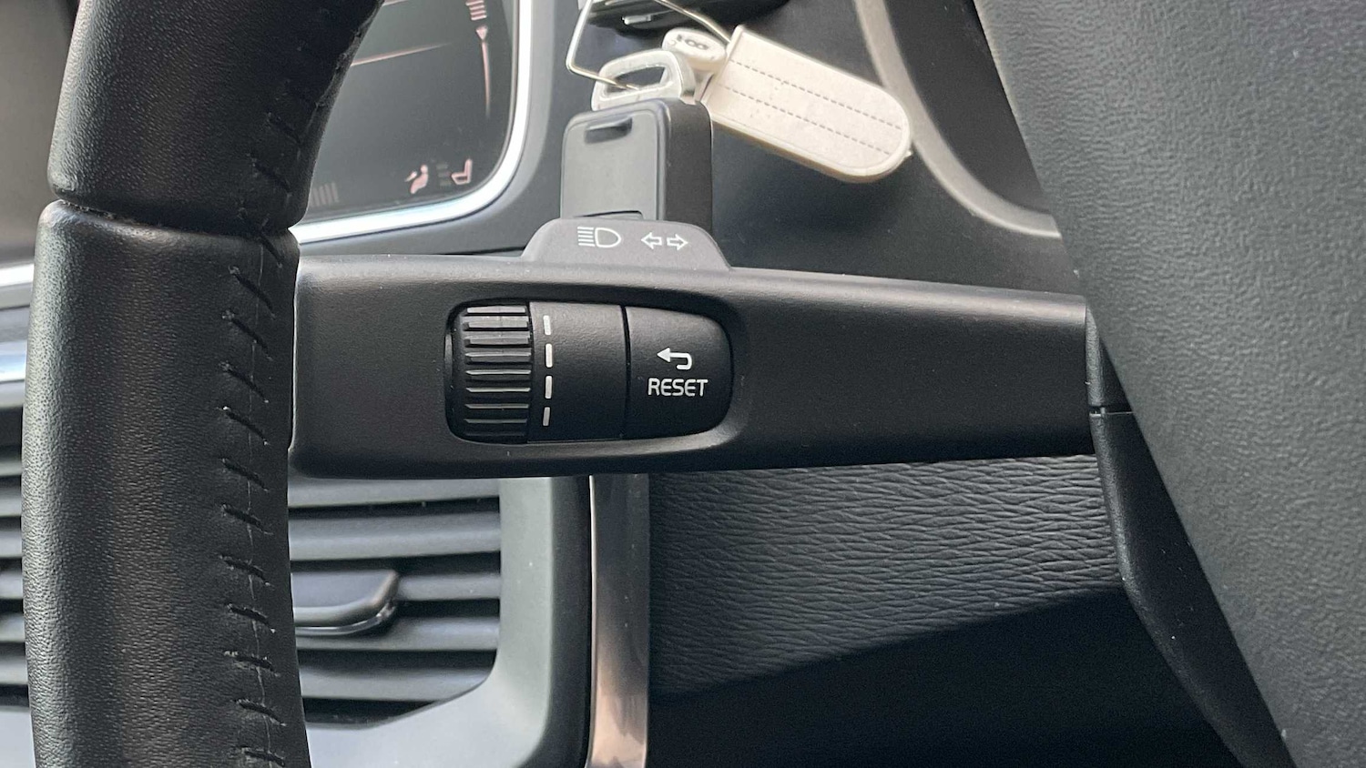 Used Volvo V40 2019 for sale - 76015858: Photo 24