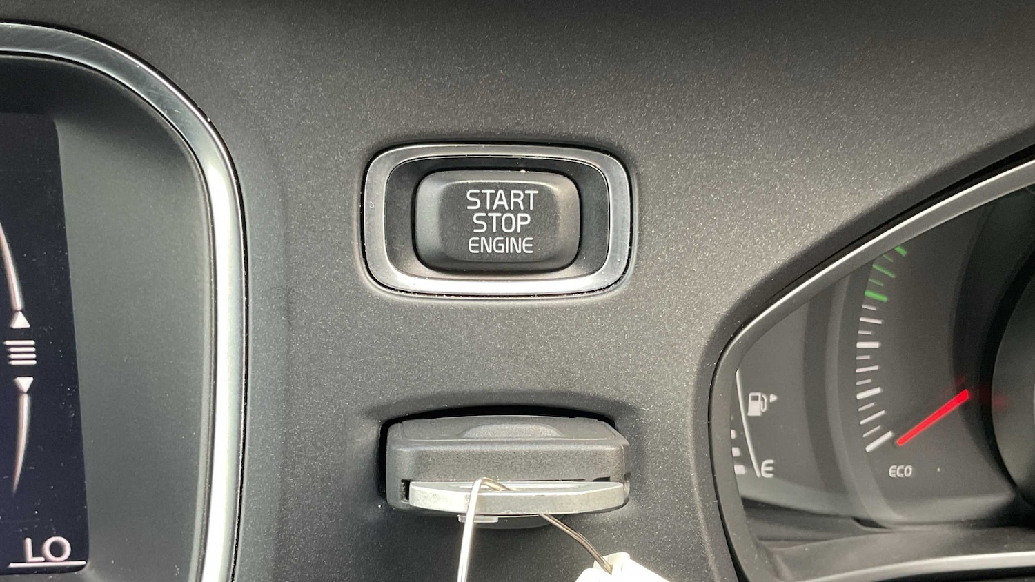 Used Volvo V40 2019 for sale - 76015858: Photo 25