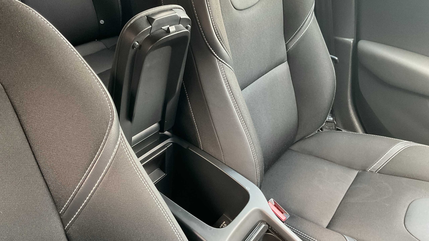 Used Volvo V40 2019 for sale - 76015858: Photo 29