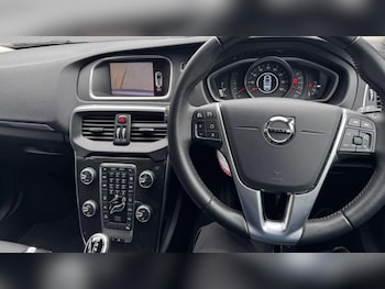Used Volvo V40 2019 for sale - 76015858: Photo 2