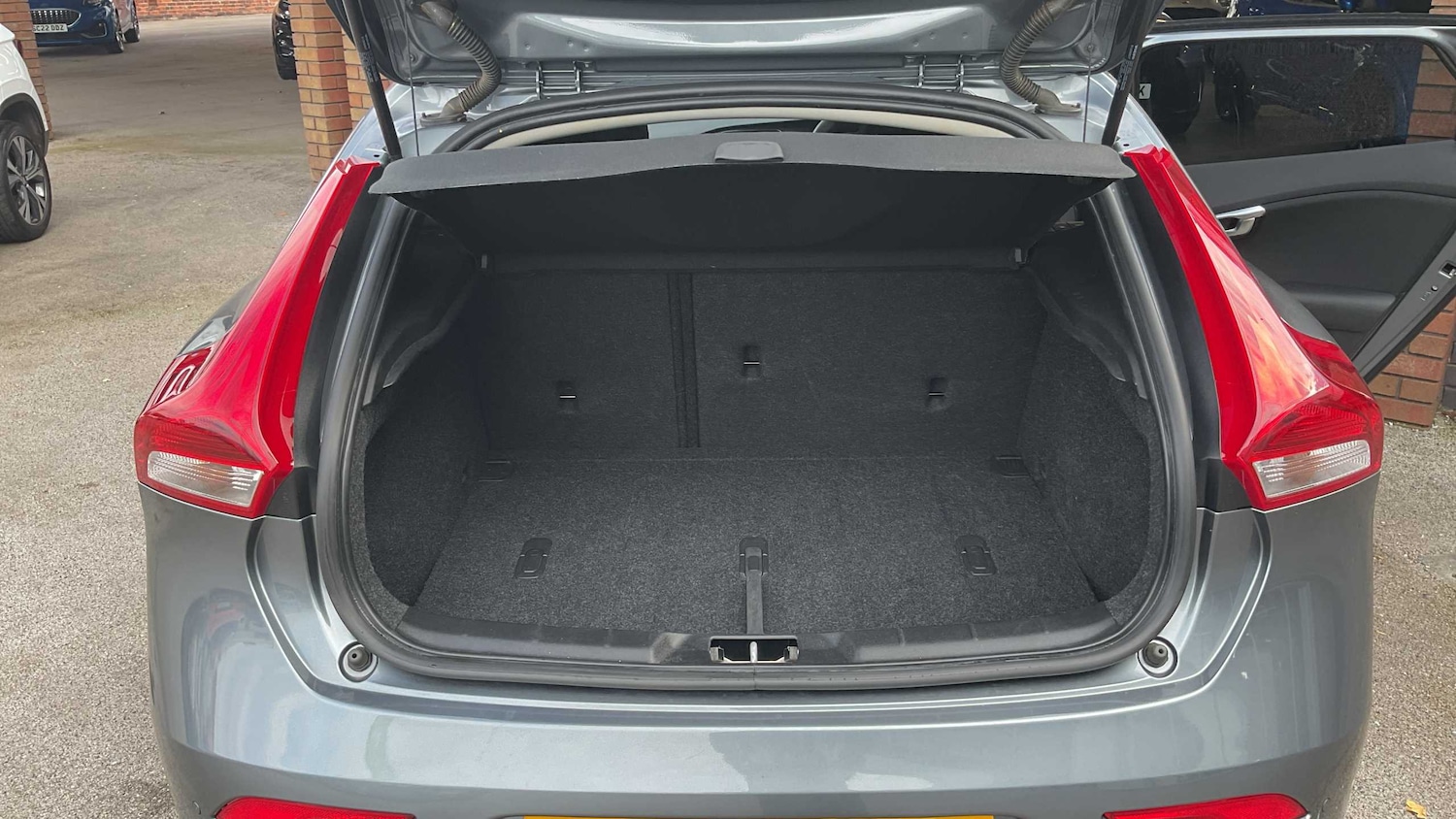 Used Volvo V40 2019 for sale - 76015858: Photo 9