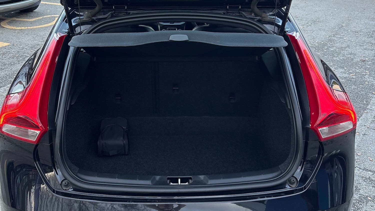 Used Volvo V40 2019 for sale - 76774055: Photo 14