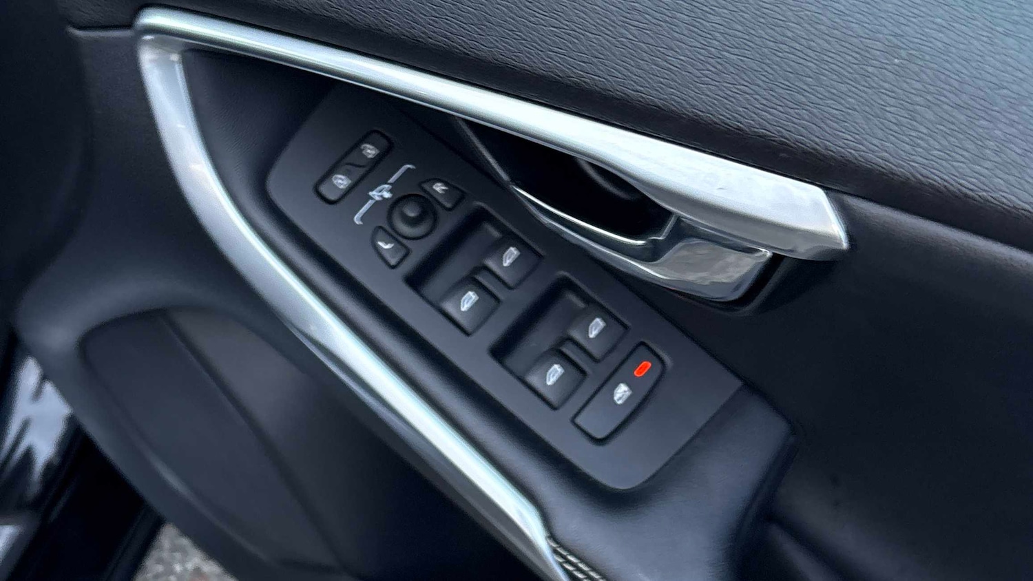 Used Volvo V40 2019 for sale - 76774055: Photo 19