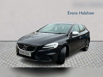 Used Volvo V40 2019 for sale - 76774055: Photo