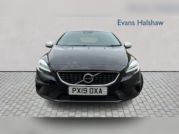 Used Volvo V40 2019 for sale - 76774055: Photo
