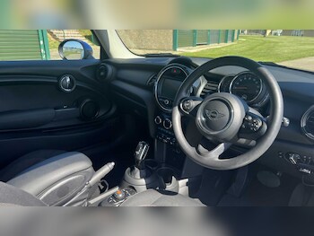 Used MINI Hatch 2019 for sale - 75944308: Photo
