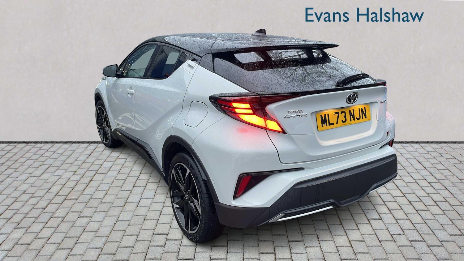 Used Toyota C-HR 2023 for sale - 77076599: Photo 2