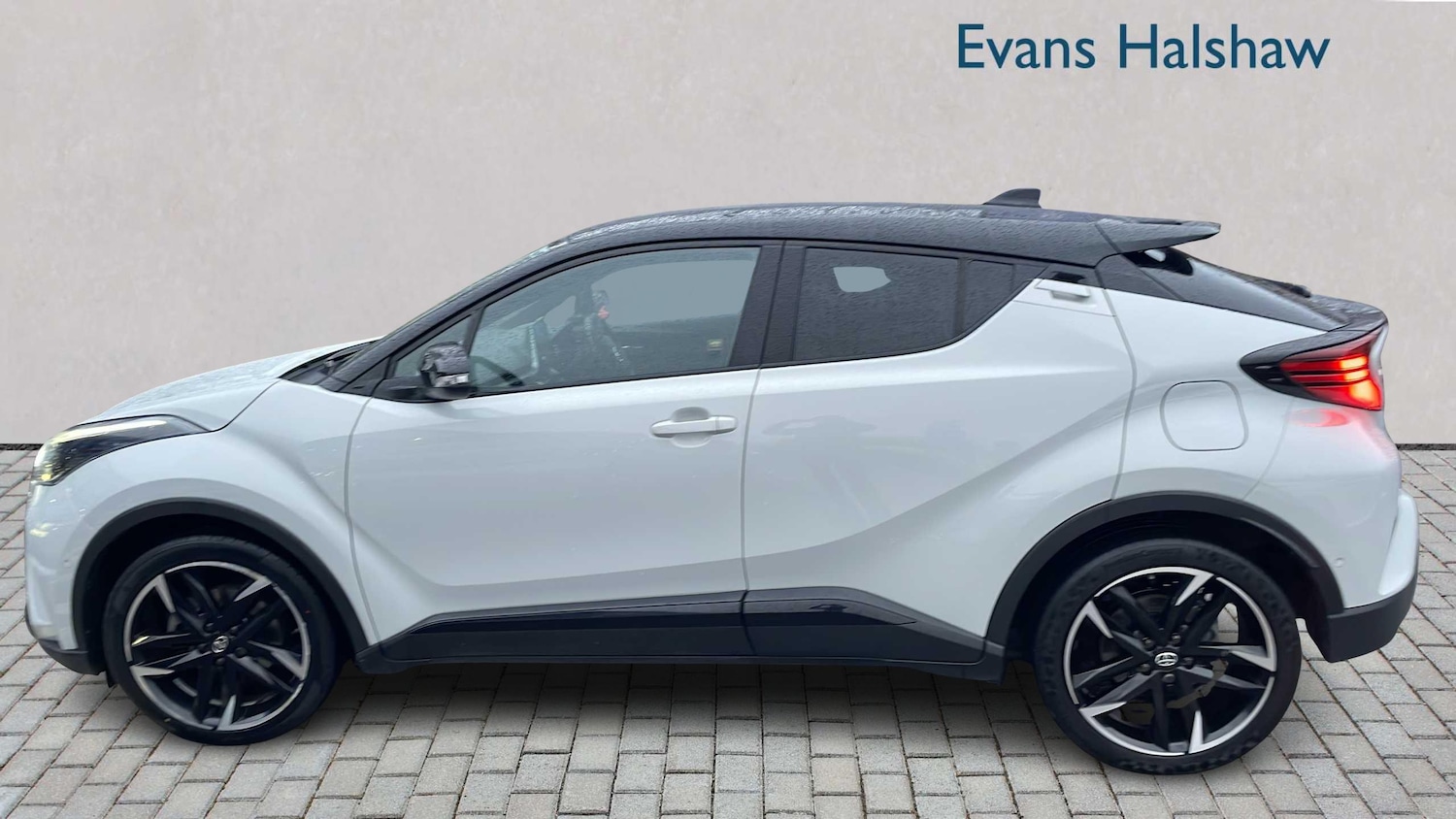 Used Toyota C-HR 2023 for sale - 77076599: Photo 3