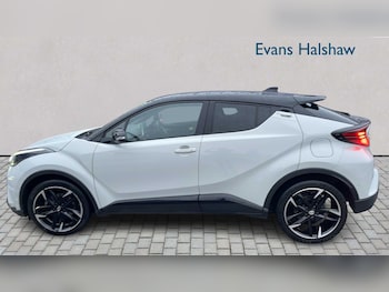 Used Toyota C-HR 2023 for sale - 77076599: Photo