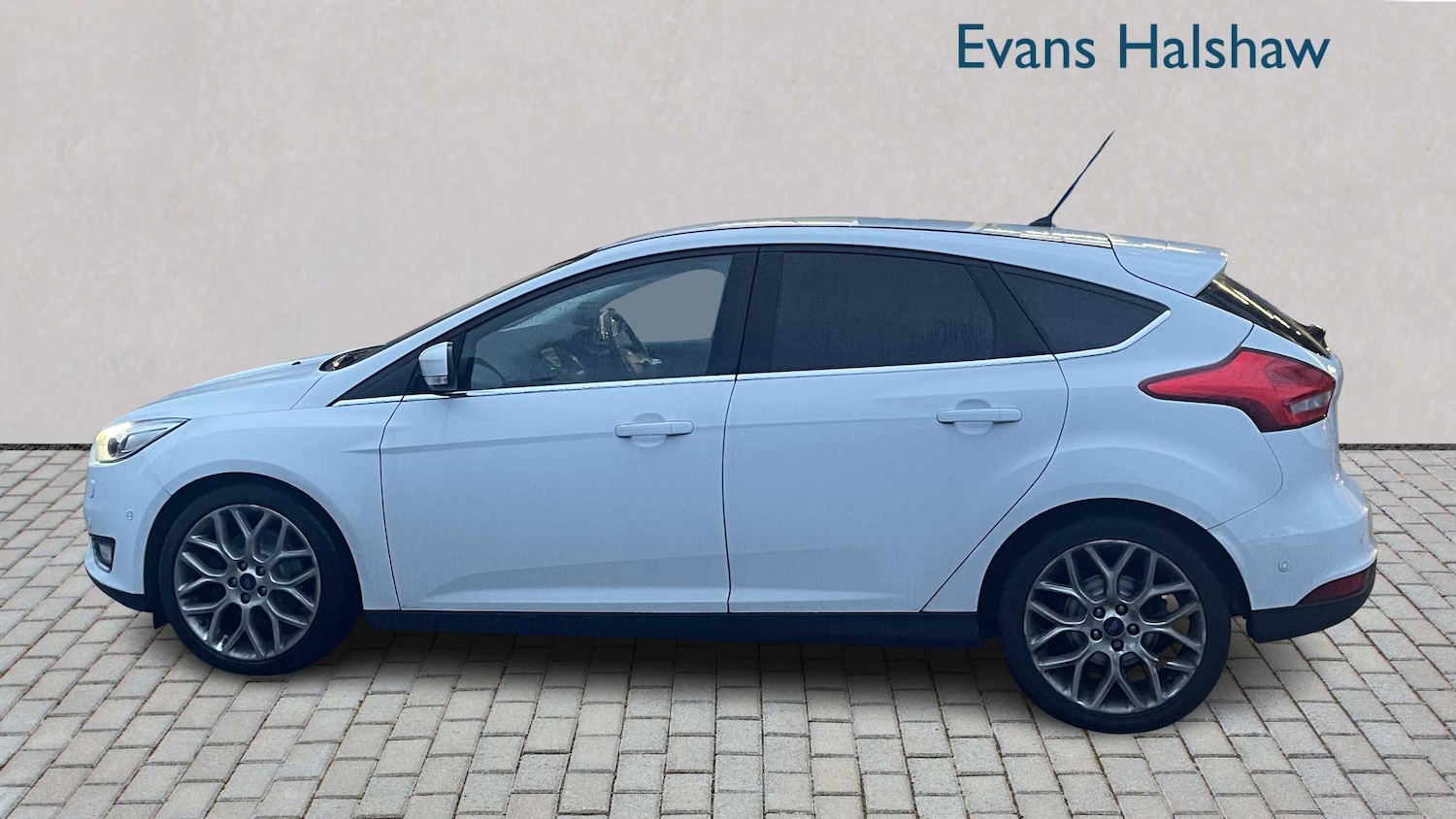 Used Ford Focus 2015 for sale - 76475891: Photo 4