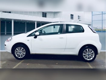 Used Fiat Punto 2014 for sale - 76604605: Photo