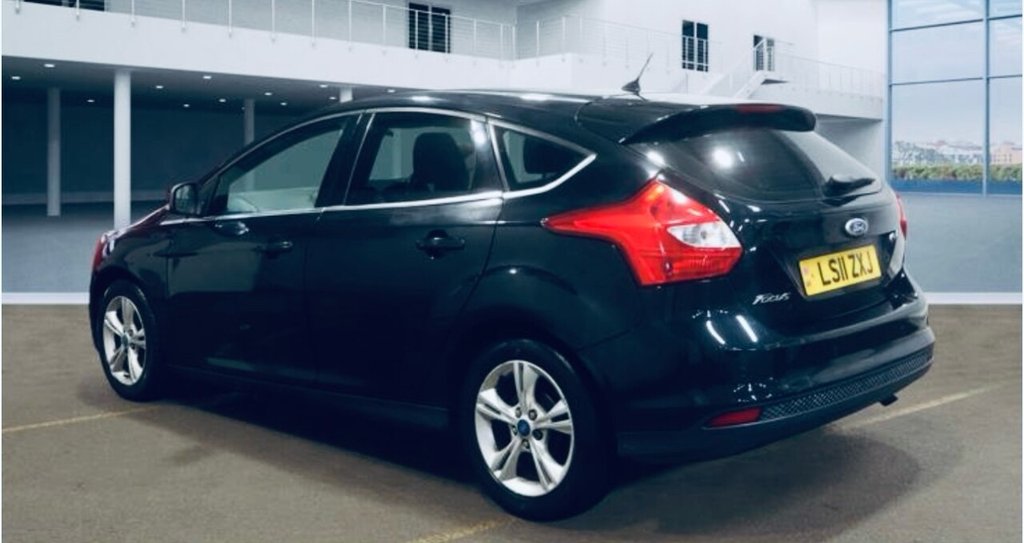 Used Ford Focus 2011 for sale - 76934640: Photo 2