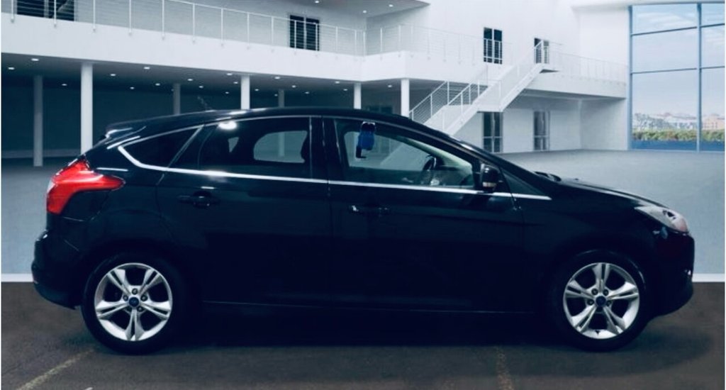 Used Ford Focus 2011 for sale - 76934640: Photo 4