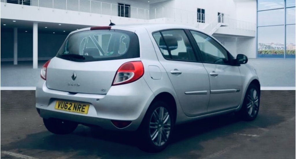 Used Renault Clio 2012 for sale - 76604904: Photo 3