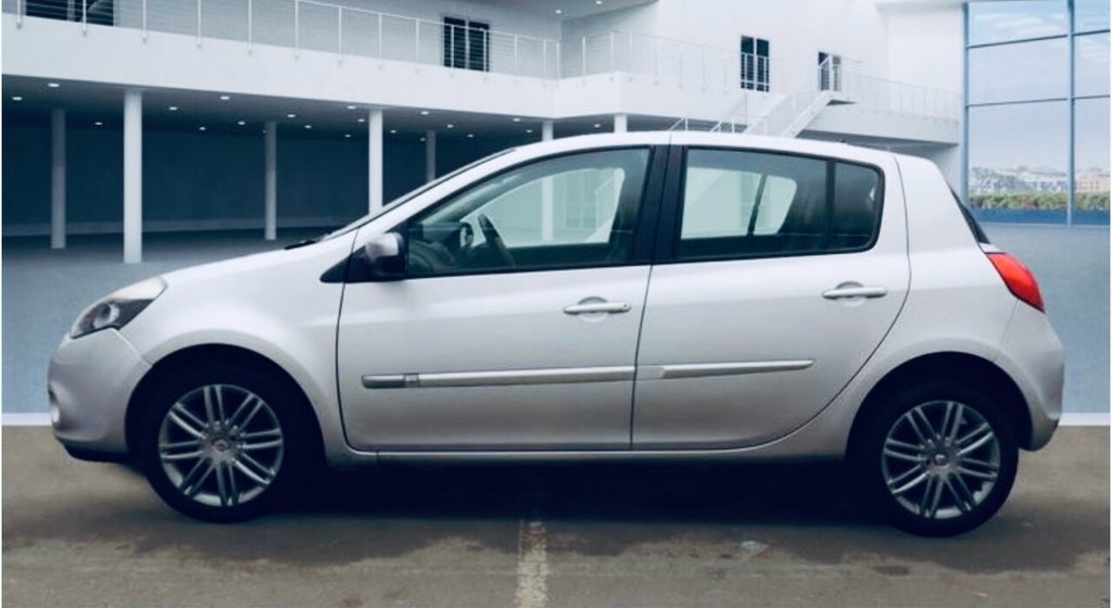 Used Renault Clio 2012 for sale - 76604904: Photo 4