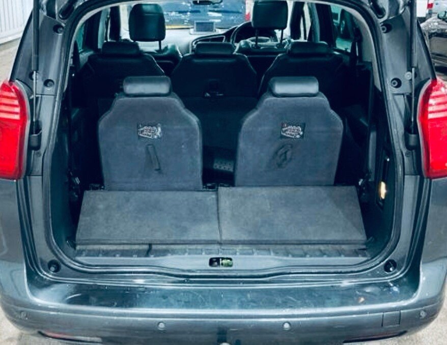 Used Peugeot 5008 2010 for sale - 77052641: Photo 6