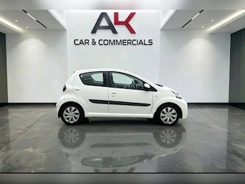 Used Toyota AYGO 2013 for sale - 79442792: Photo