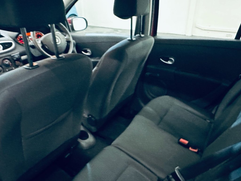 Used Renault Clio 2010 for sale - 77571438: Photo 11