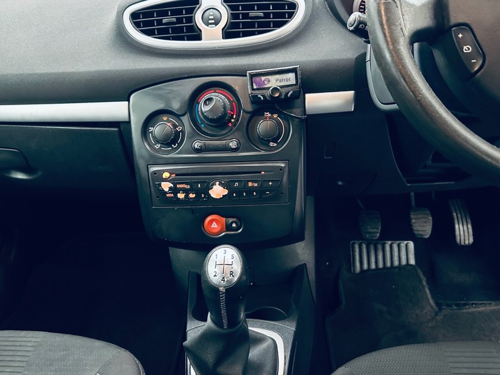 Used Renault Clio 2010 for sale - 77571438: Photo 16