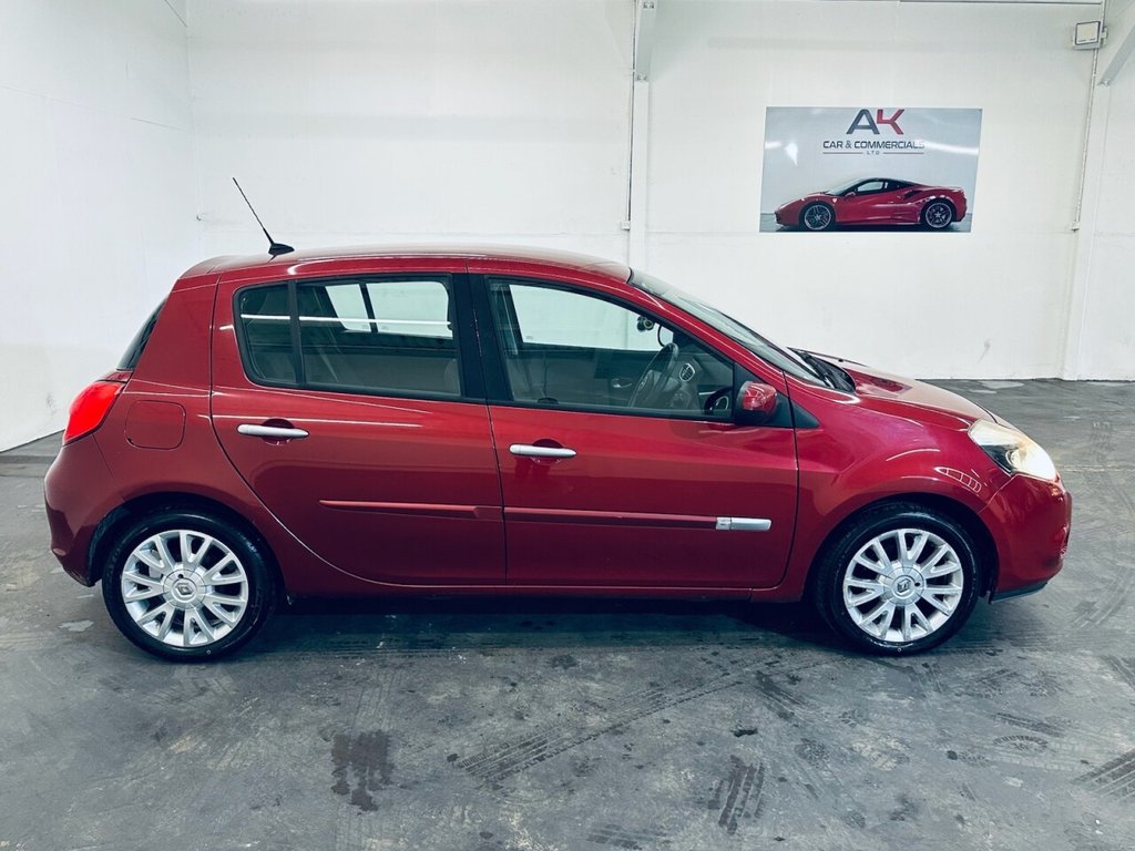 Used Renault Clio 2010 for sale - 77571438: Photo 17