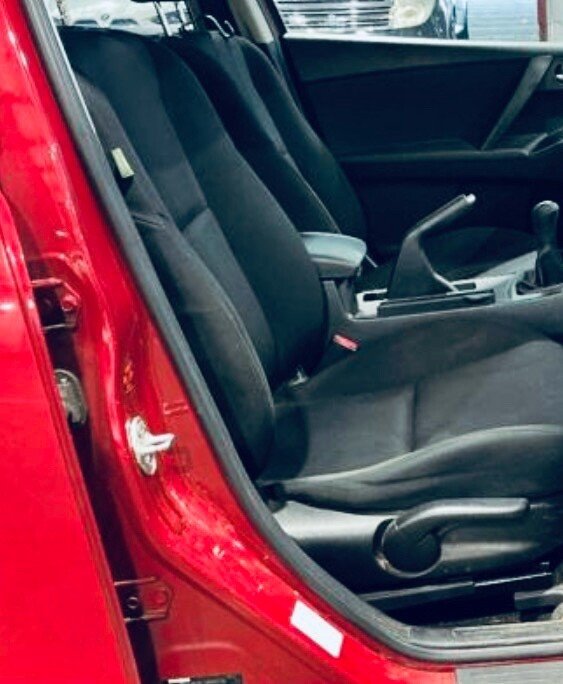 Used Mazda Mazda3 2011 for sale - 76934638: Photo 5