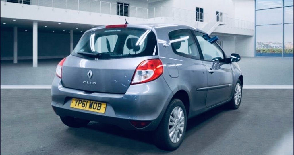Used Renault Clio 2011 for sale - 77792240: Photo 4
