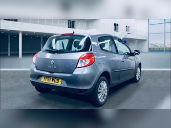 Used Renault Clio 2011 for sale - 77792240: Photo