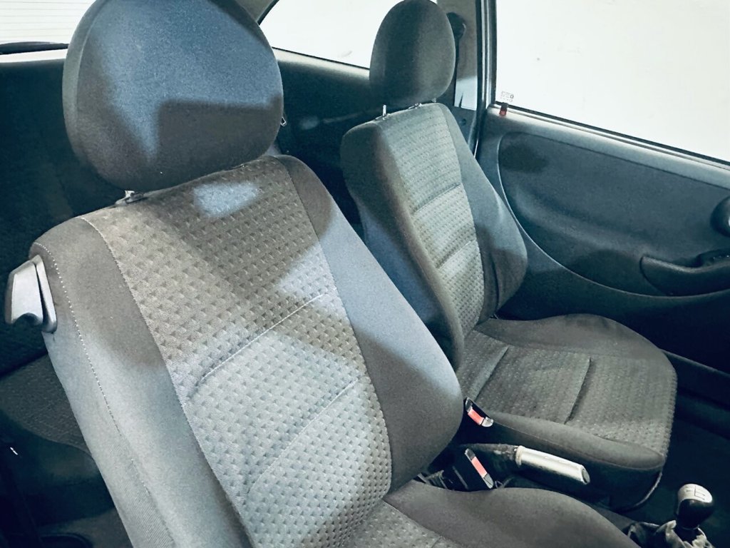 Used Vauxhall Corsa 2005 for sale - 77621386: Photo 10