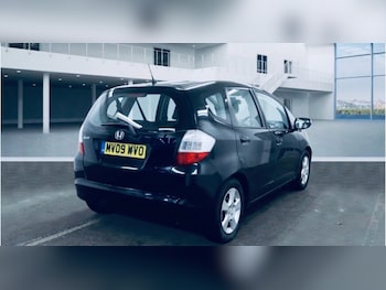 Used Honda Jazz 2009 for sale - 76604608: Photo