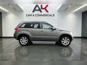 Used Suzuki Grand Vitara 2010 for sale - 79409040: Photo