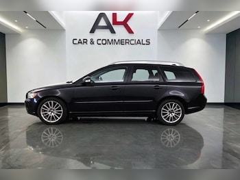 Used Volvo V50 2010 for sale - 79470152: Photo