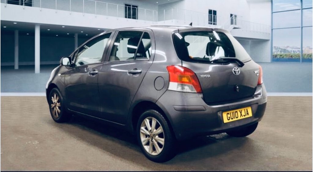 Used Toyota Yaris 2010 for sale - 76605195: Photo 2