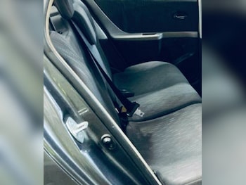 Used Toyota Yaris 2010 for sale - 76605195: Photo