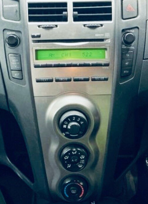 Used Toyota Yaris 2010 for sale - 76605195: Photo 6