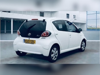 Used Toyota AYGO 2012 for sale - 76604607: Photo