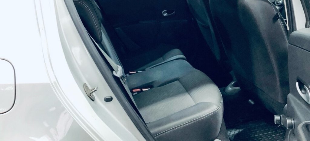 Used Renault Clio 2010 for sale - 77422626: Photo 2