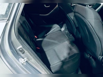 Used Hyundai i30 2012 for sale - 77052649: Photo