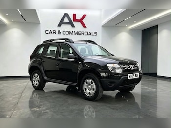 Used Dacia Duster 2015 for sale - 79543504: Photo
