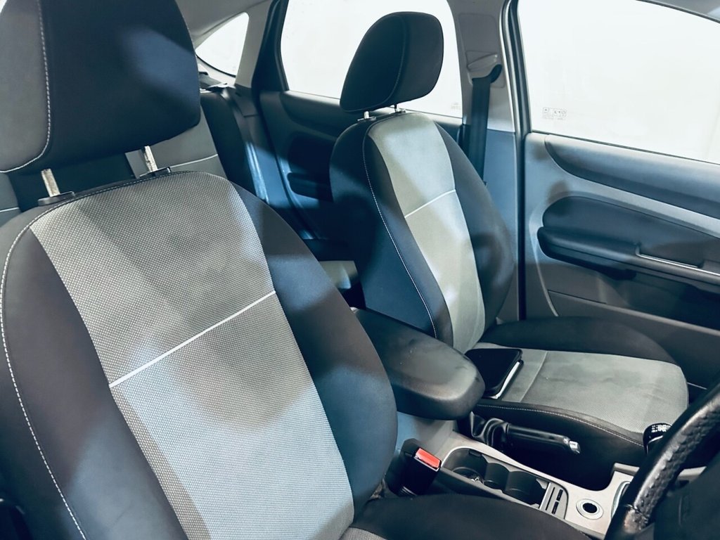 Used Ford Focus 2011 for sale - 76751133: Photo 14