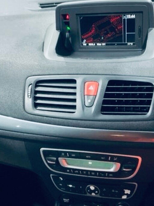 Used Renault Megane 2011 for sale - 76937444: Photo 7