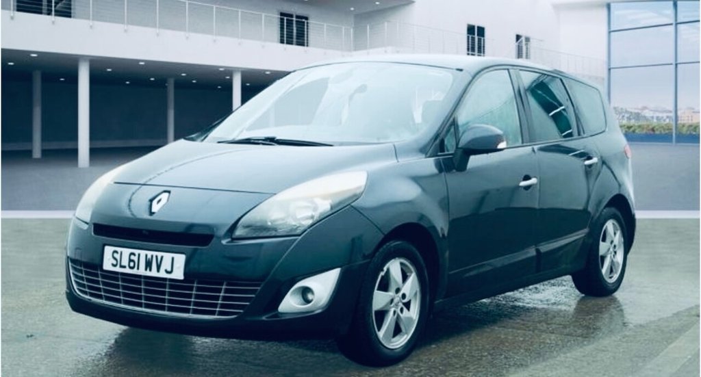 Used Renault Grand Scenic 2011 for sale - 77302338: Photo 2