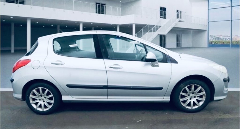 Used Peugeot 308 2010 for sale - 76937447: Photo 4