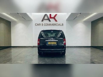 Used Chrysler Grand Voyager 2011 for sale - 78472450: Photo