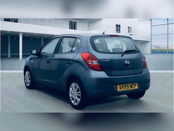 Used Hyundai i20 2009 for sale - 76605198: Photo