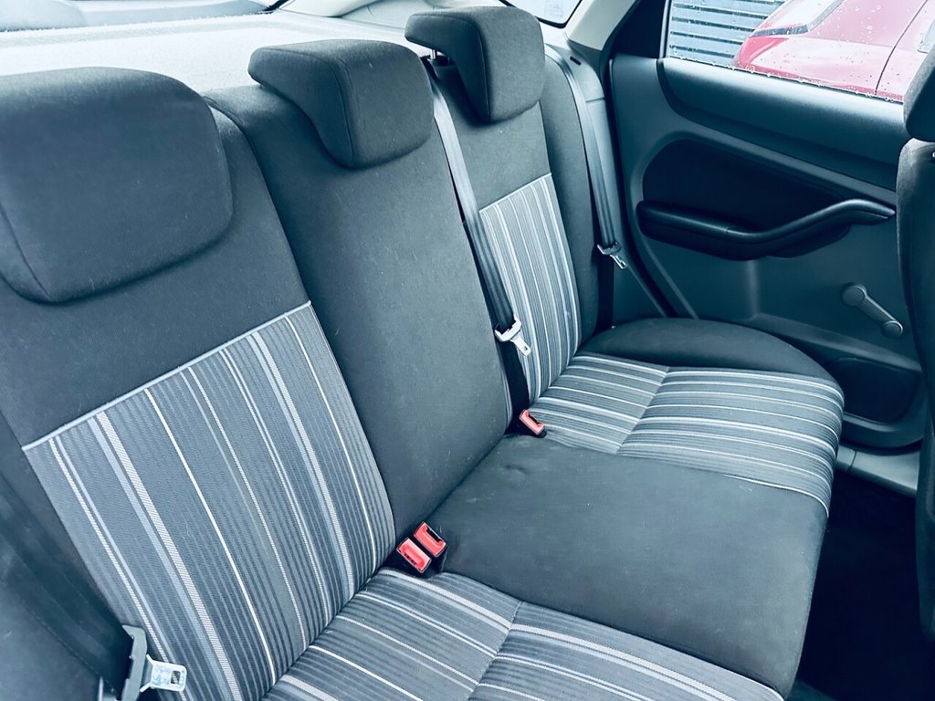 Used Ford Focus 2010 for sale - 76820692: Photo 11