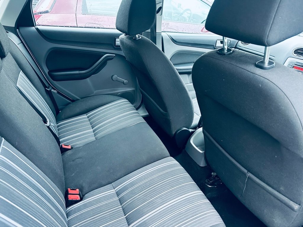 Used Ford Focus 2010 for sale - 76820692: Photo 13