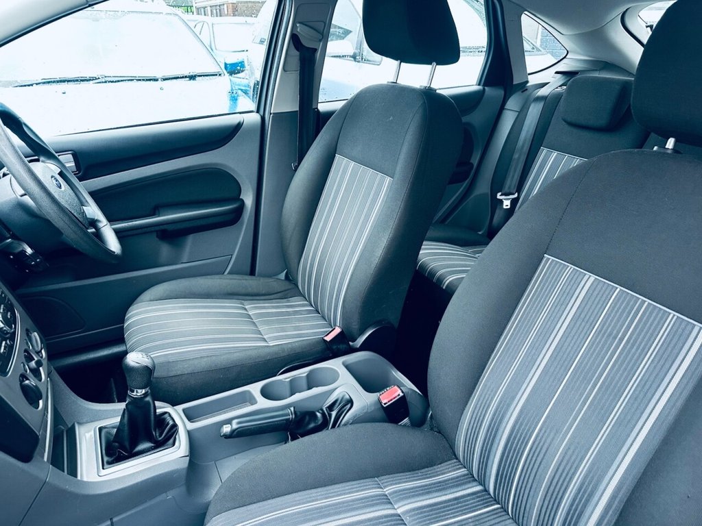 Used Ford Focus 2010 for sale - 76820692: Photo 14