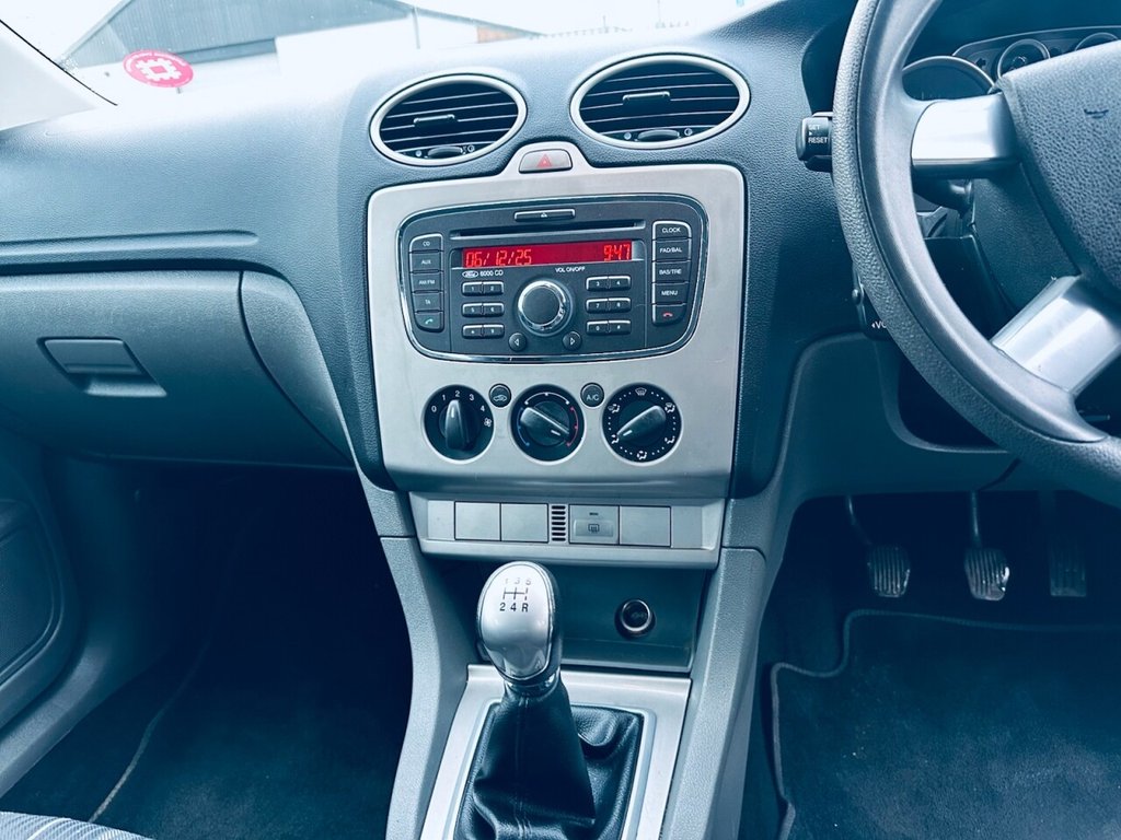 Used Ford Focus 2010 for sale - 76820692: Photo 5